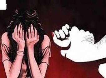 চাকরির প্রলোভন দেখিয়ে গৃহবধূকে ধর্ষণ